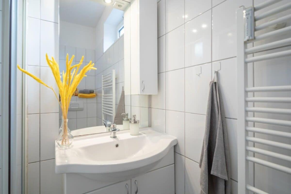 Beautiful 2 Bedroom Apartment Incl Parking Αμβούργο Εξωτερικό φωτογραφία